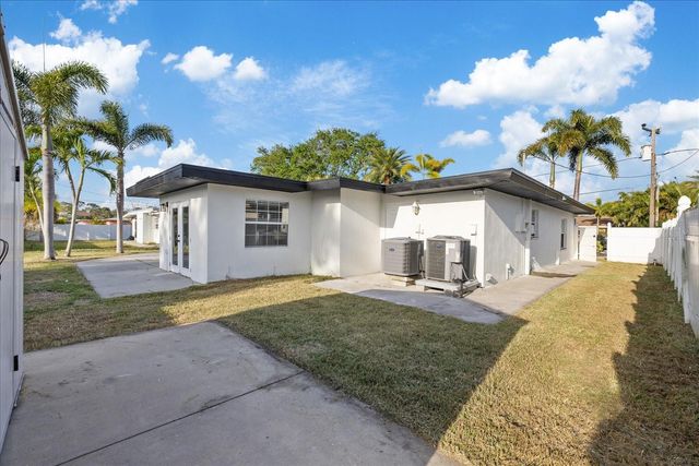 504 DRIFTWOOD DRIVE E, Palm Harbor, FL 34683