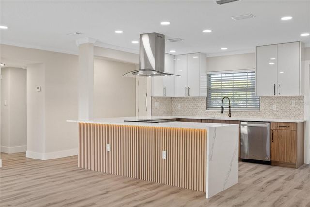 504 DRIFTWOOD DRIVE E, Palm Harbor, FL 34683