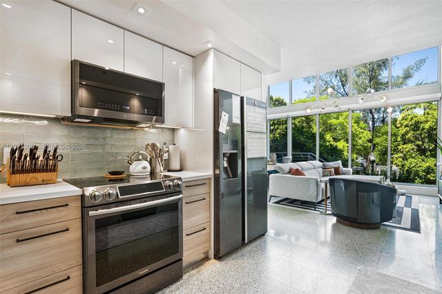 245 Michigan Ave LG-5, Miami Beach, FL 33139