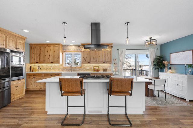 7810 Scandia Trail N, Forest Lake, MN 55025