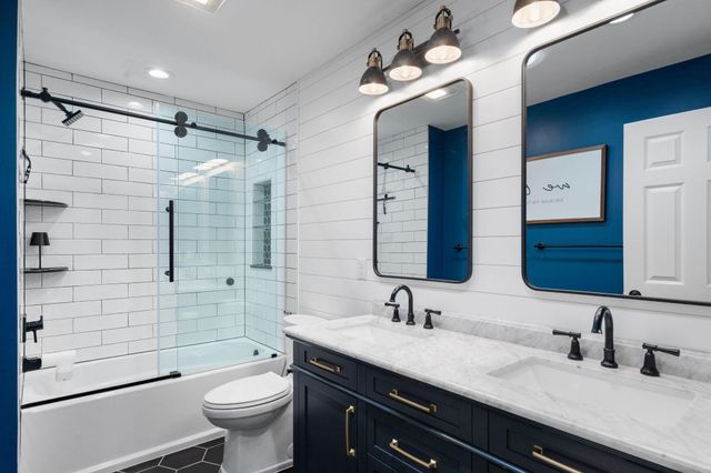 7810 Scandia Trail N, Forest Lake, MN 55025