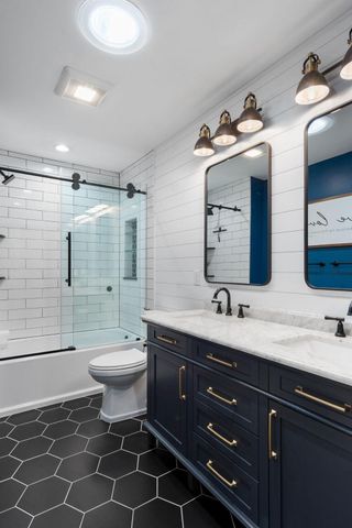 7810 Scandia Trail N, Forest Lake, MN 55025