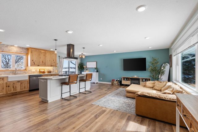 7810 Scandia Trail N, Forest Lake, MN 55025