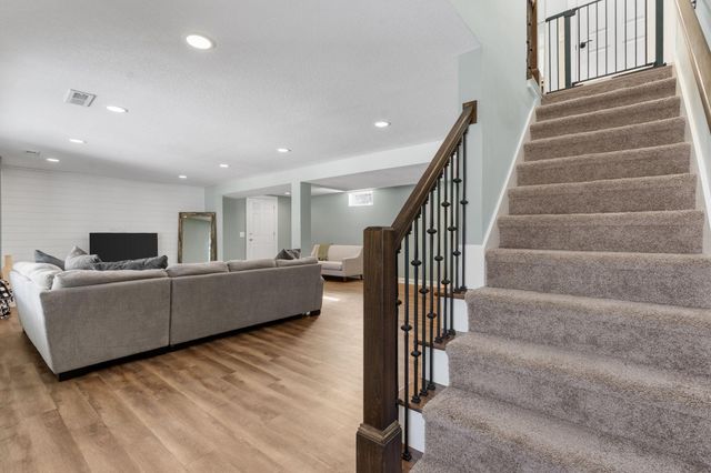 7810 Scandia Trail N, Forest Lake, MN 55025