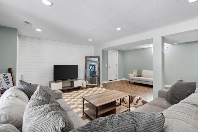 7810 Scandia Trail N, Forest Lake, MN 55025