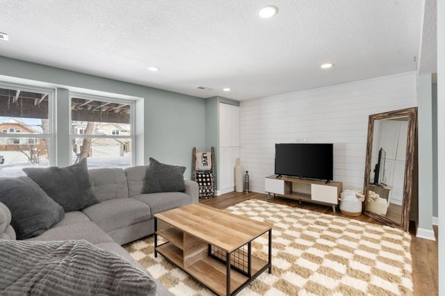 7810 Scandia Trail N, Forest Lake, MN 55025