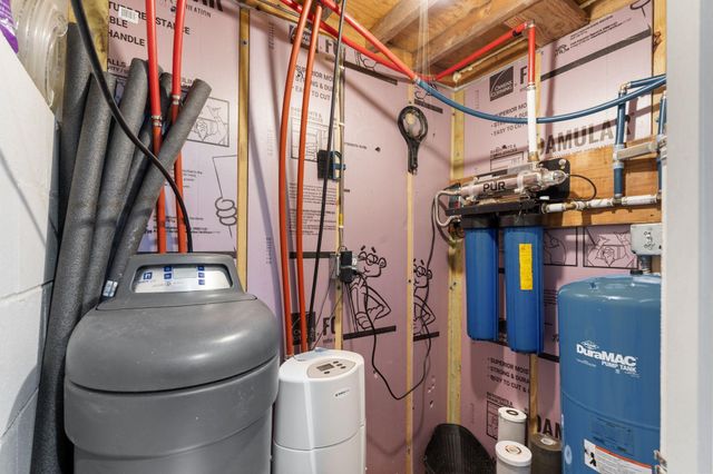 7810 Scandia Trail N, Forest Lake, MN 55025