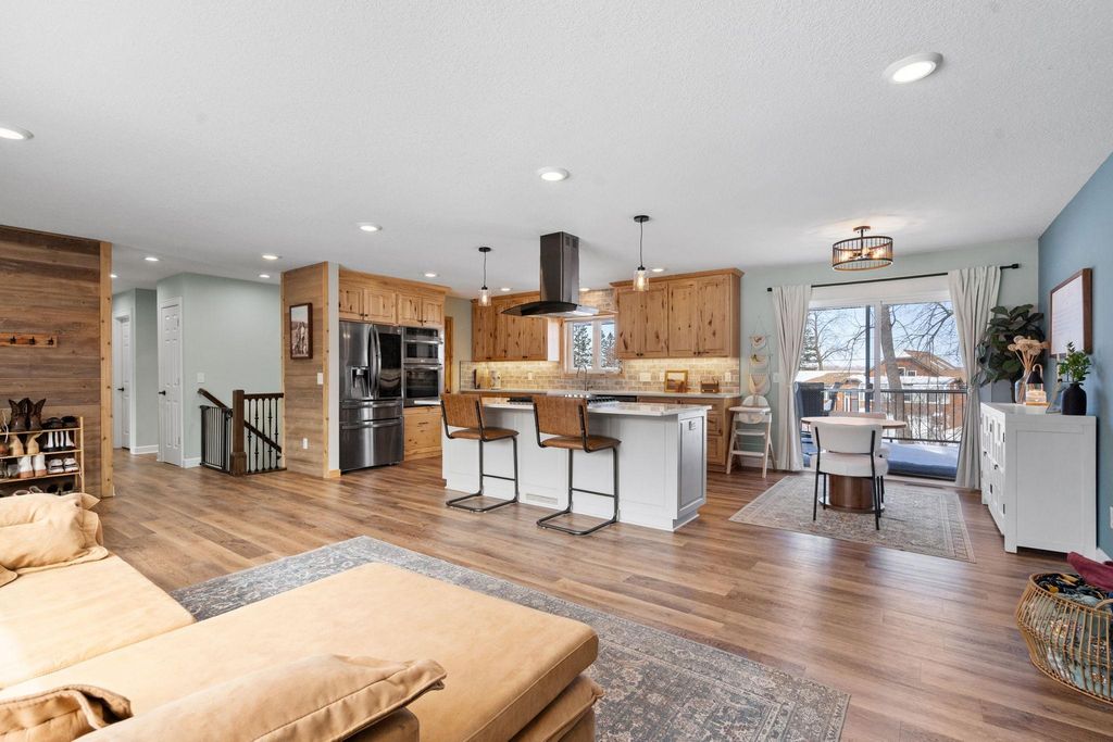 7810 Scandia Trail N, Forest Lake, MN 55025