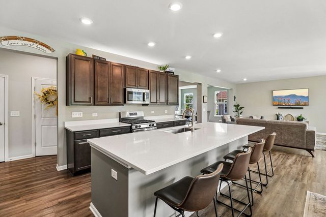 1139 River Birch Boulevard, Crystal Lake, IL 60012