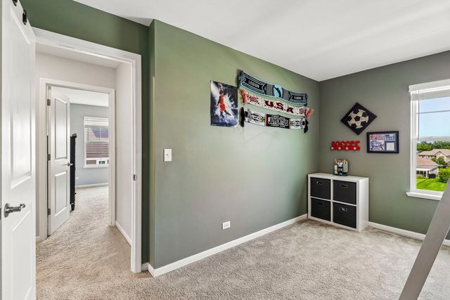 1139 River Birch Boulevard, Crystal Lake, IL 60012