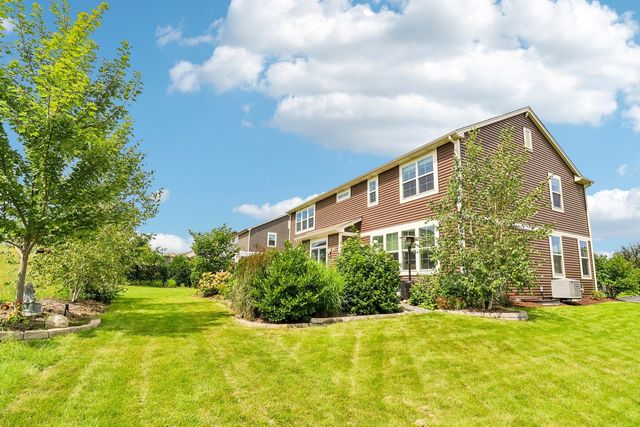 1139 River Birch Boulevard, Crystal Lake, IL 60012