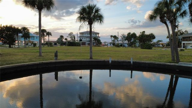 11999 W BAYSHORE DRIVE, Crystal River, FL 34429