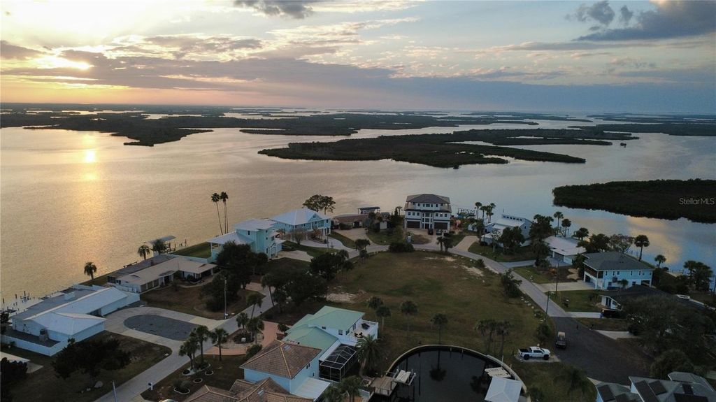 11999 W BAYSHORE DRIVE, Crystal River, FL 34429