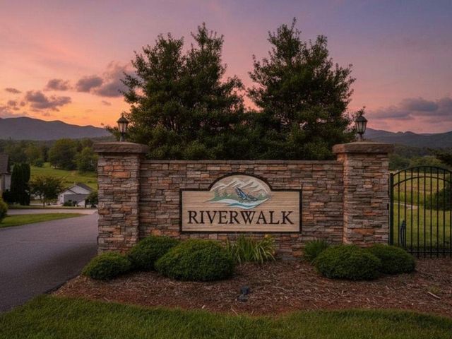 47 Riverwalk Circle, Hayesville, NC 28904