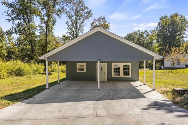 520 N Cecelia, Mt Pleasant, TX 75455