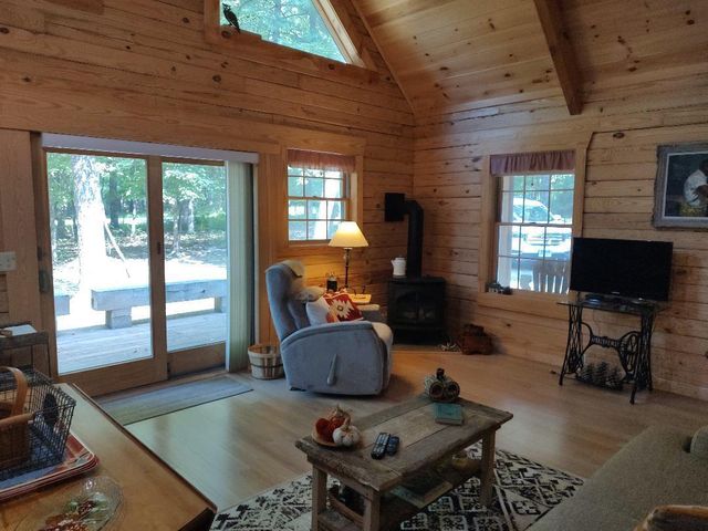 161 Greenwood LN, Copper Hill, VA 24079