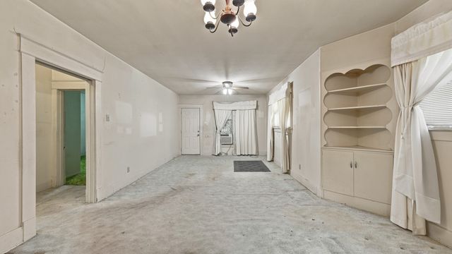2014 3rd Avenue, Mineral Wells, TX 76067