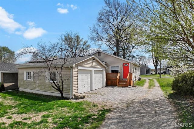 112 3rd Avenue, Edwardsville, IL 62025