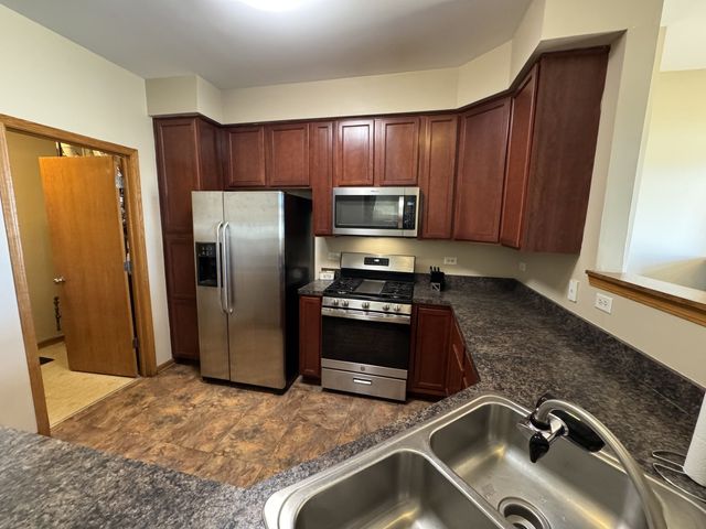 996 Como Circle, Hampshire, IL 60140