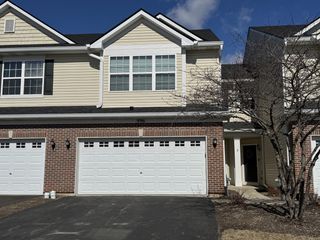 996 Como Circle, Hampshire, IL 60140