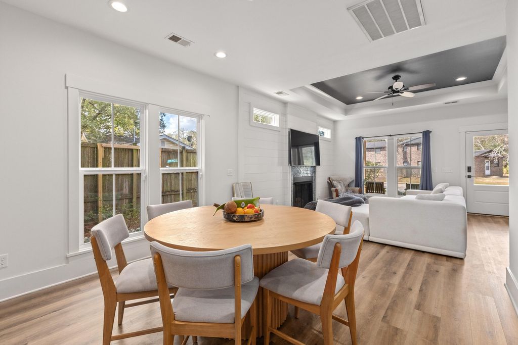 Image 11 of property listing at 4326 Rugheimer Avenue, North Charleston, SC 29405