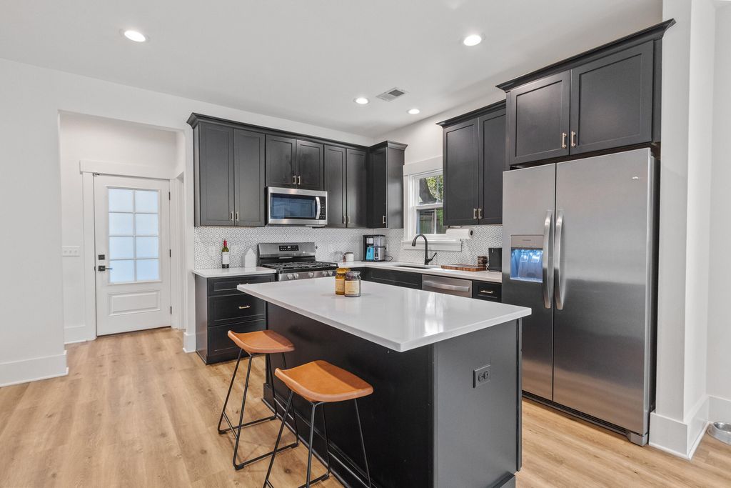 Image 12 of property listing at 4326 Rugheimer Avenue, North Charleston, SC 29405