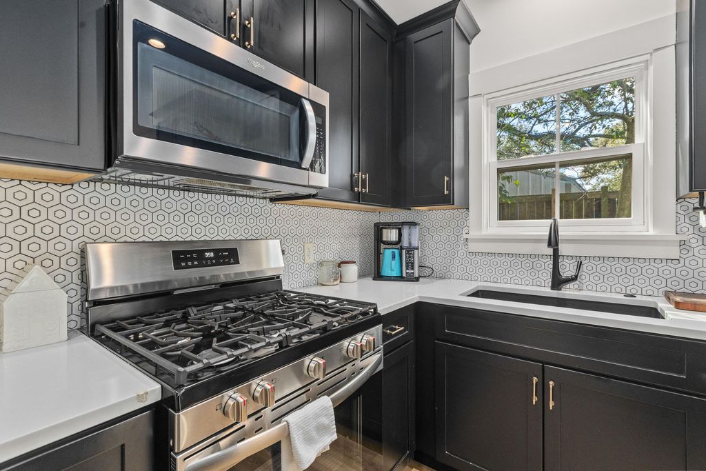 Image 15 of property listing at 4326 Rugheimer Avenue, North Charleston, SC 29405