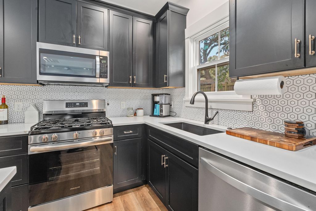 Image 17 of property listing at 4326 Rugheimer Avenue, North Charleston, SC 29405