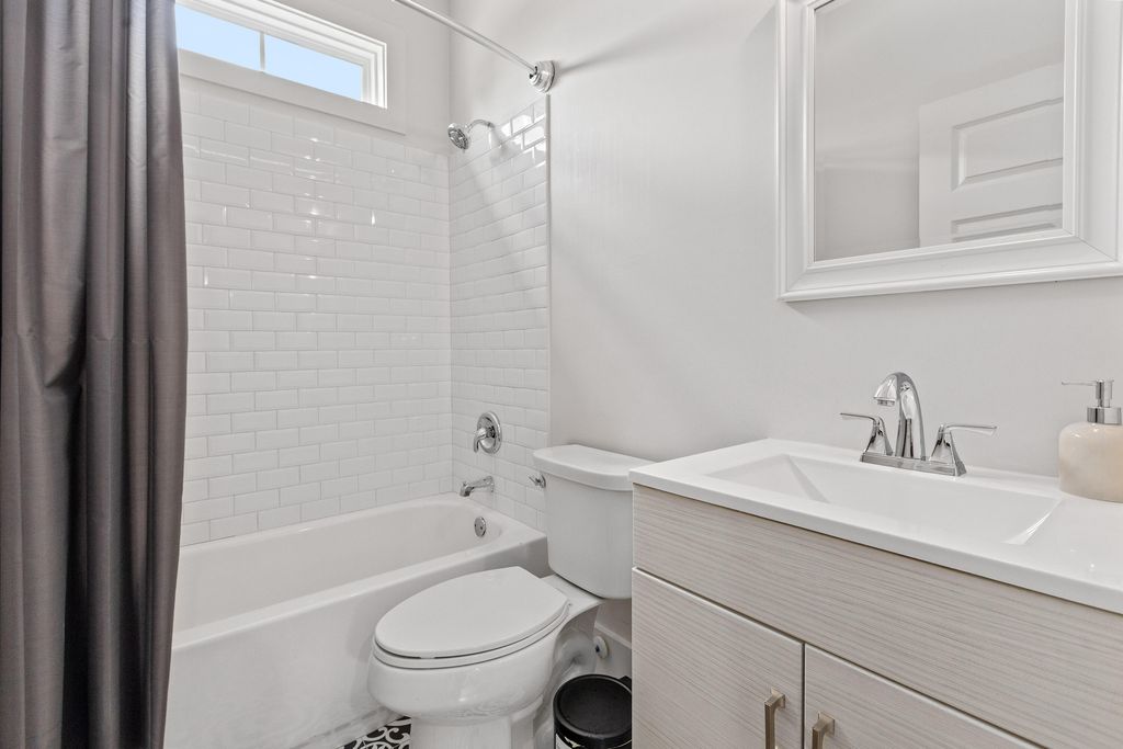 Image 21 of property listing at 4326 Rugheimer Avenue, North Charleston, SC 29405