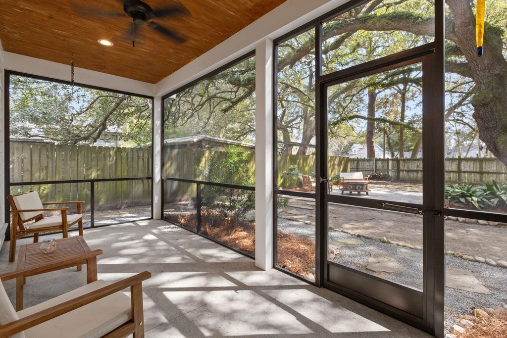 Image 32 of property listing at 4326 Rugheimer Avenue, North Charleston, SC 29405