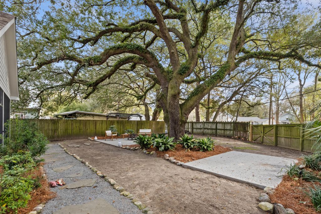 Image 34 of property listing at 4326 Rugheimer Avenue, North Charleston, SC 29405