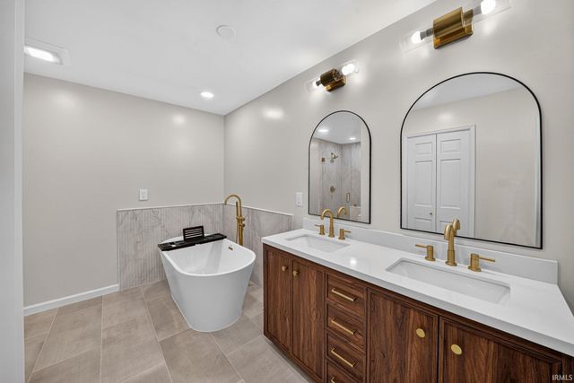 1134 Ridgedale Road, South Bend, IN 46614