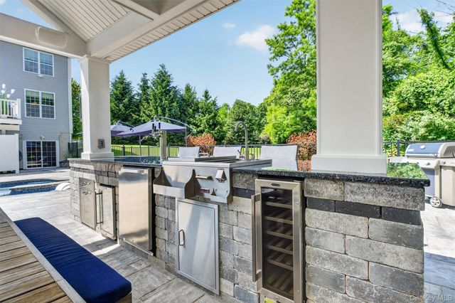 10 Sandlewood Circle, Hopewell Junction, NY 12533
