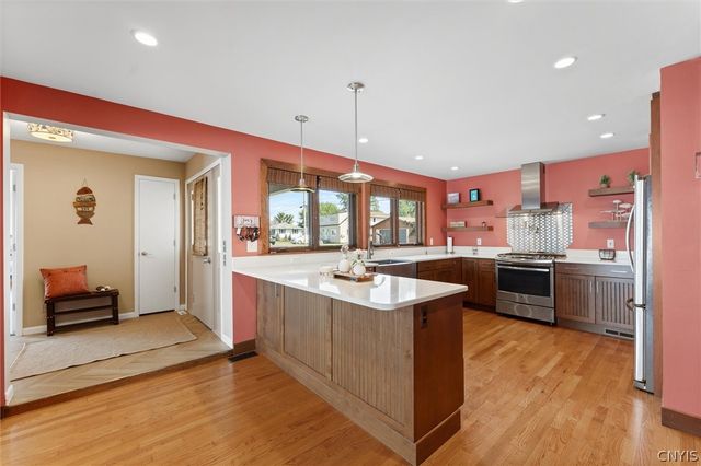 7399 Lakeshore Road, Cicero, NY 13039