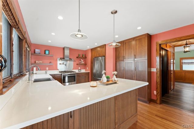 7399 Lakeshore Road, Cicero, NY 13039
