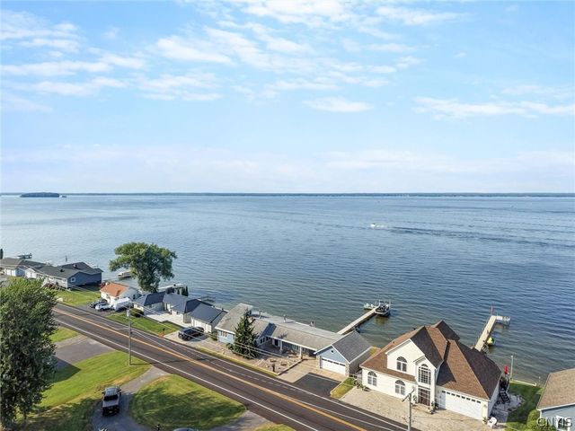 7399 Lakeshore Road, Cicero, NY 13039
