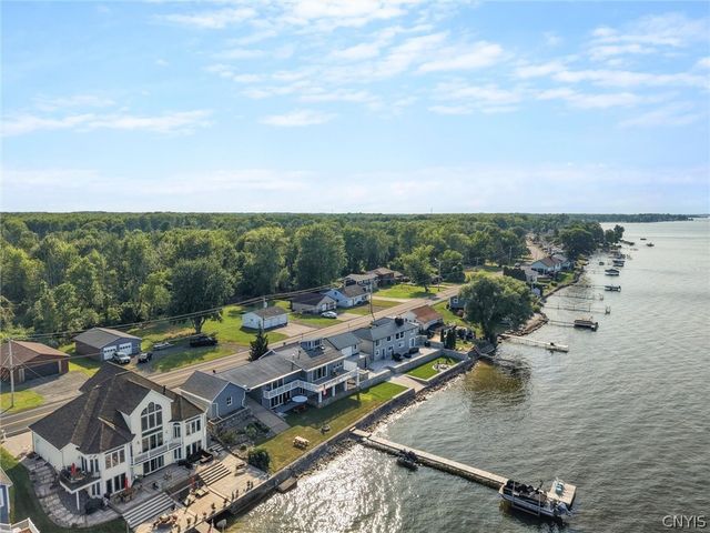 7399 Lakeshore Road, Cicero, NY 13039