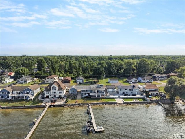 7399 Lakeshore Road, Cicero, NY 13039