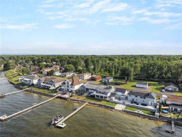 7399 Lakeshore Road, Cicero, NY 13039