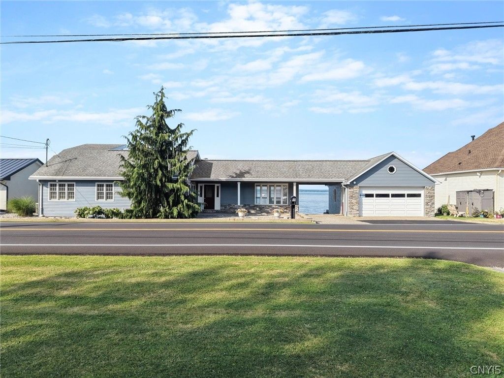 7399 Lakeshore Road, Cicero, NY 13039