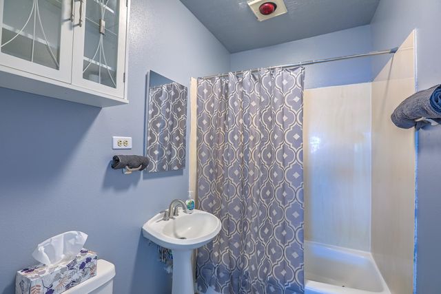 5420 Mountain Road NE, Albuquerque, NM 87110