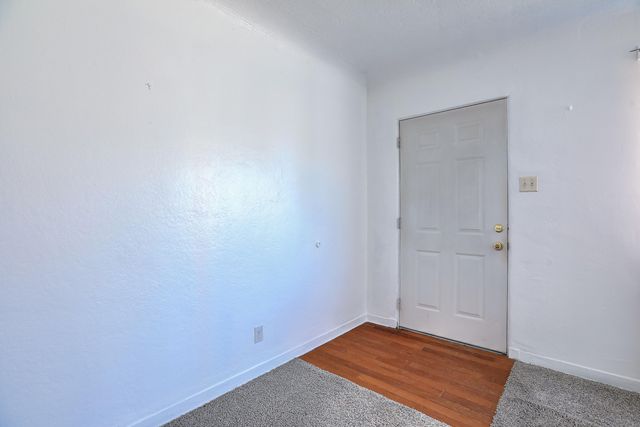 5420 Mountain Road NE, Albuquerque, NM 87110