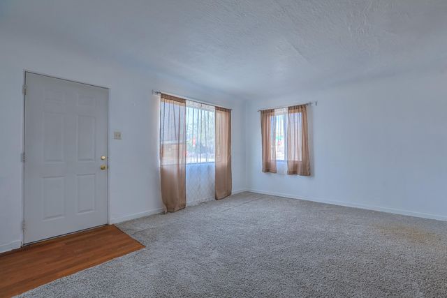 5420 Mountain Road NE, Albuquerque, NM 87110