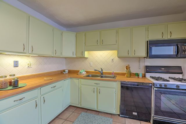 5420 Mountain Road NE, Albuquerque, NM 87110