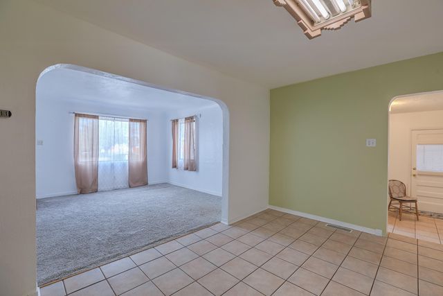 5420 Mountain Road NE, Albuquerque, NM 87110