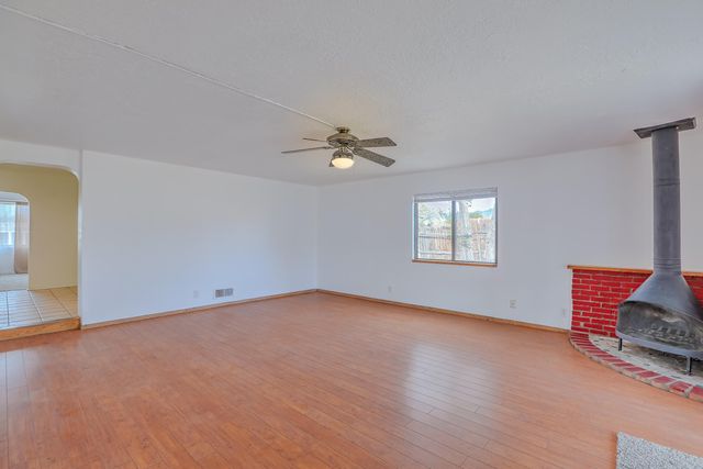 5420 Mountain Road NE, Albuquerque, NM 87110