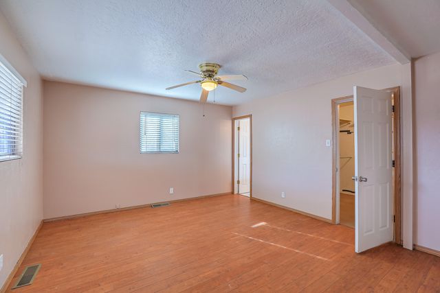 5420 Mountain Road NE, Albuquerque, NM 87110