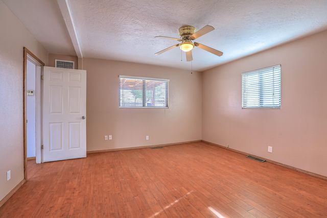 5420 Mountain Road NE, Albuquerque, NM 87110