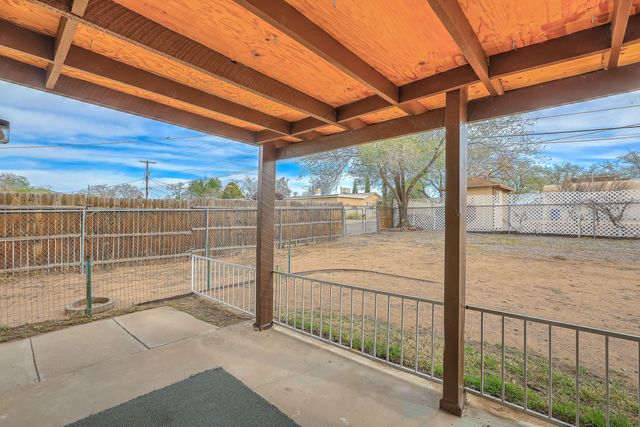 5420 Mountain Road NE, Albuquerque, NM 87110