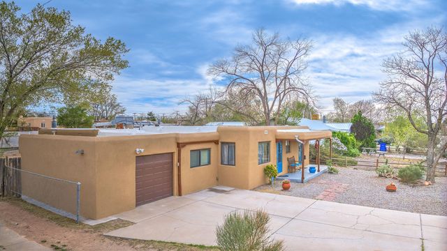 5420 Mountain Road NE, Albuquerque, NM 87110